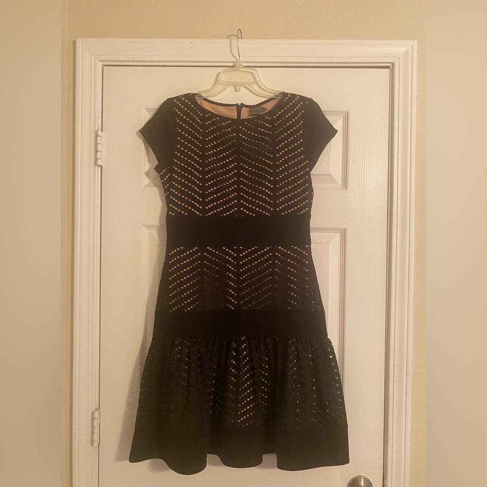 Gabby Skye  Black  Dress. Lined. Size 6. Zip Closure. Excellent Condition.